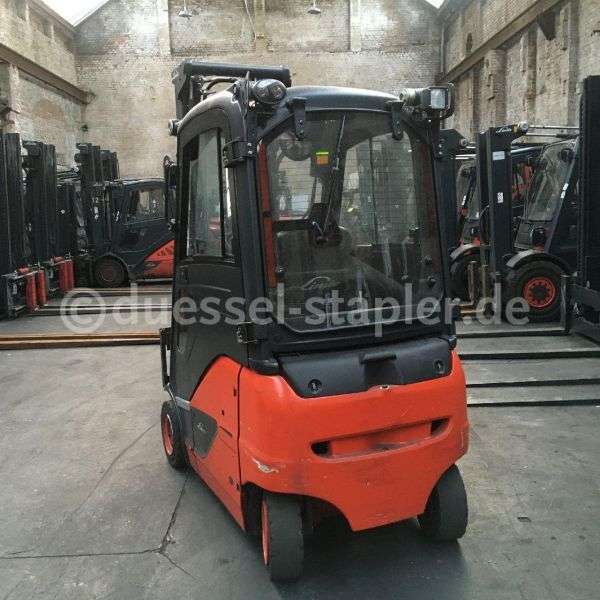 Naujas šakinis krautuvas LINDE E16PH-02 - 2.022Std/Triplex5.050mm/Seitens-photo