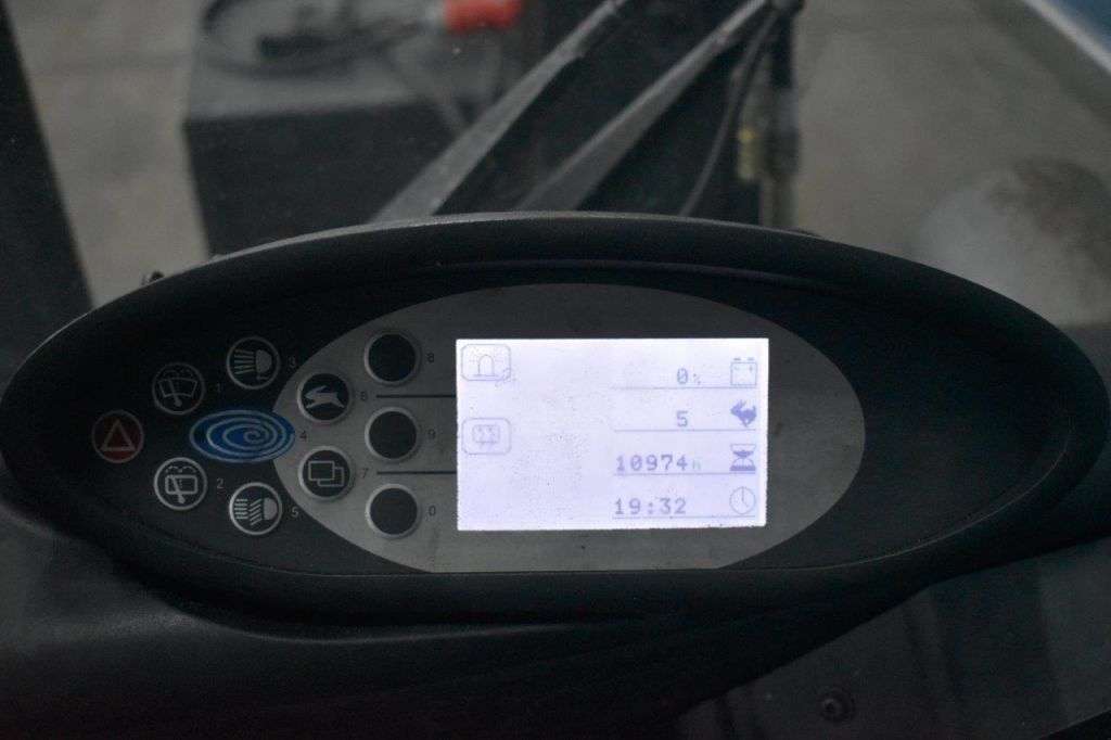 Šakinį krautuvą STILL RX60-25 parduodama aukcione-photo