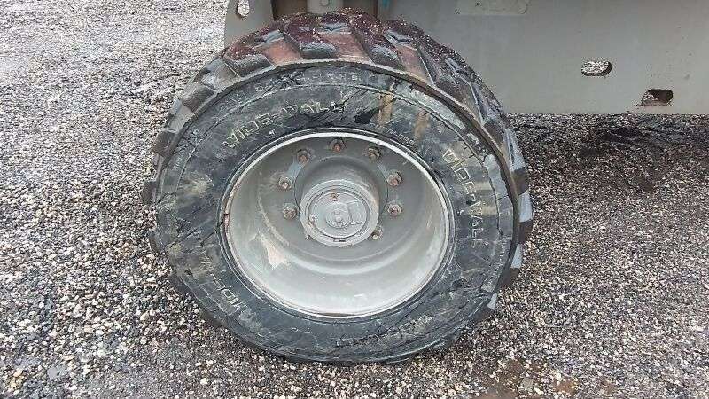Teleskopinis keltuvas GENIE S85 - 27,74 m - 4x4 - diesel-photo