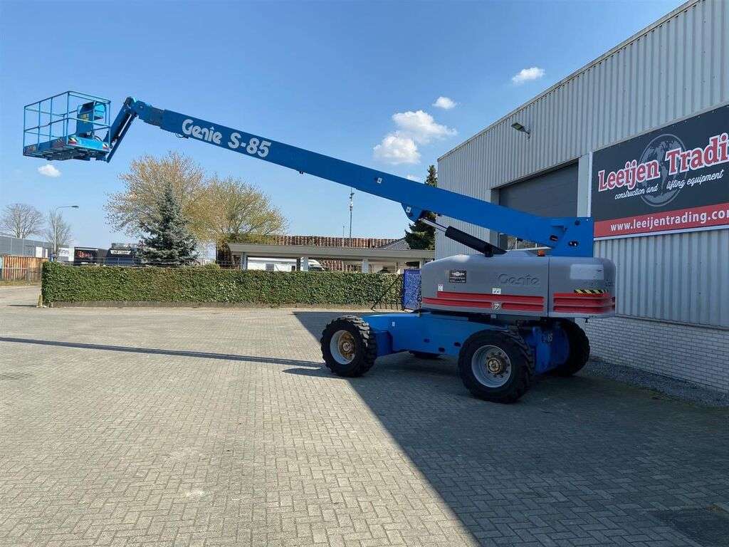 Teleskopinis keltuvas GENIE S-85 4x4