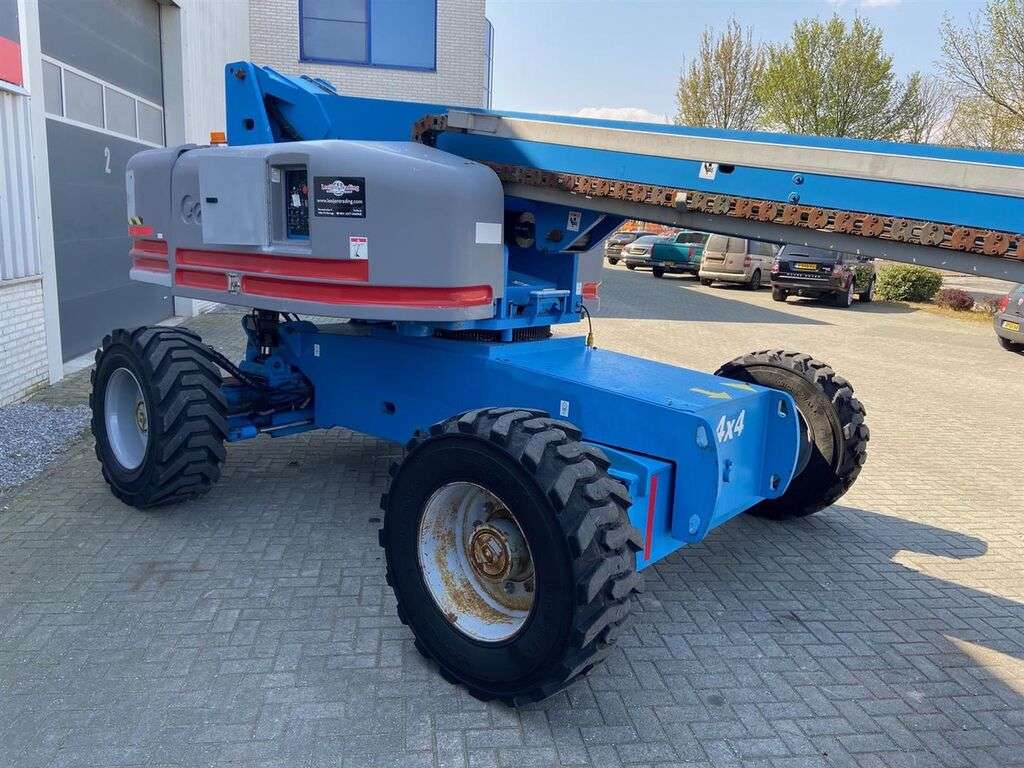Teleskopinis keltuvas GENIE S-85 4x4-photo