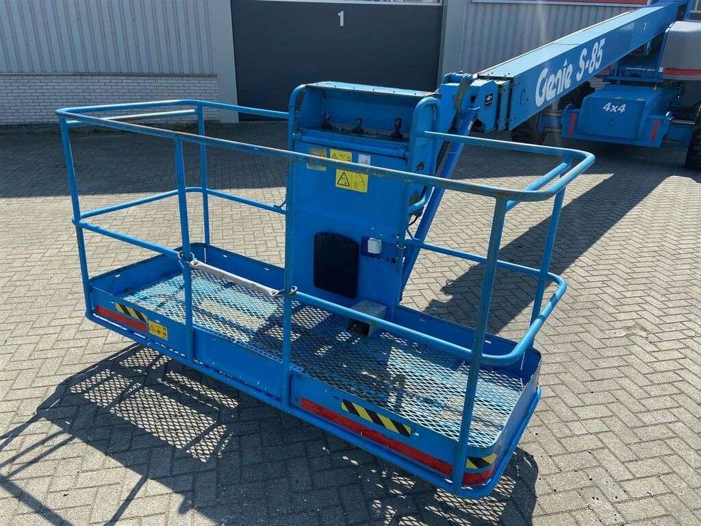 Teleskopinis keltuvas GENIE S-85 4x4-photo