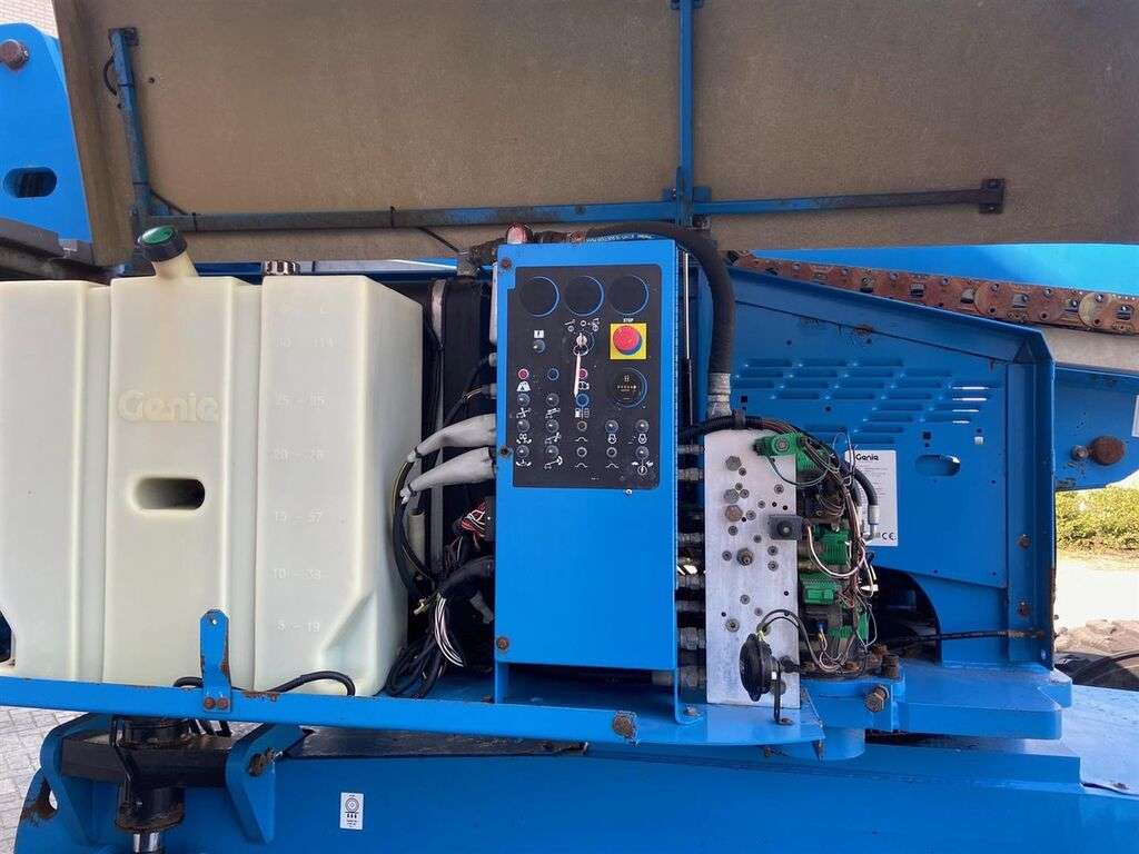 Teleskopinis keltuvas GENIE S-85 4x4-photo