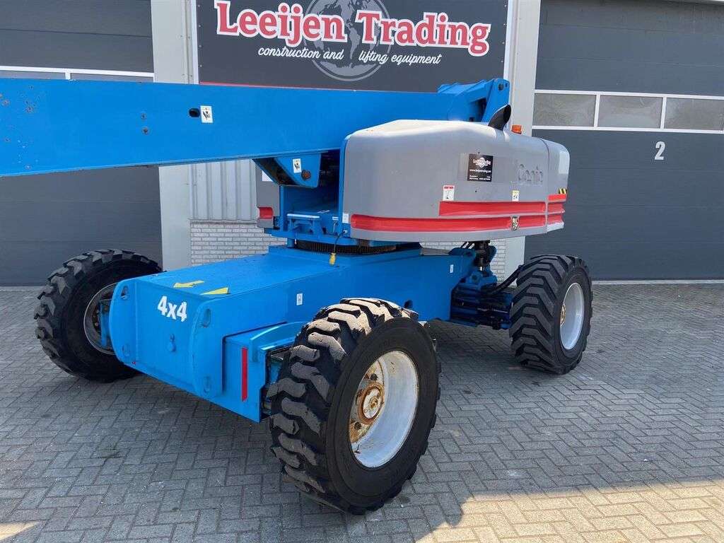 Teleskopinis keltuvas GENIE S-85 4x4-photo