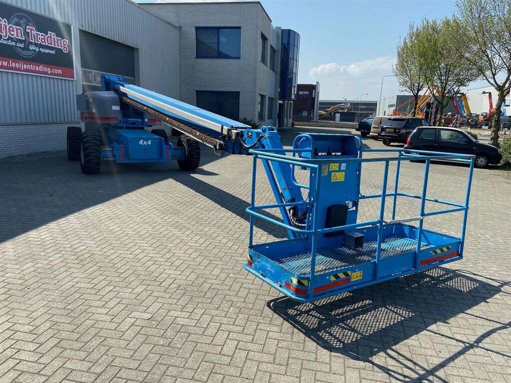 Teleskopinis keltuvas GENIE S-85 4x4-photo