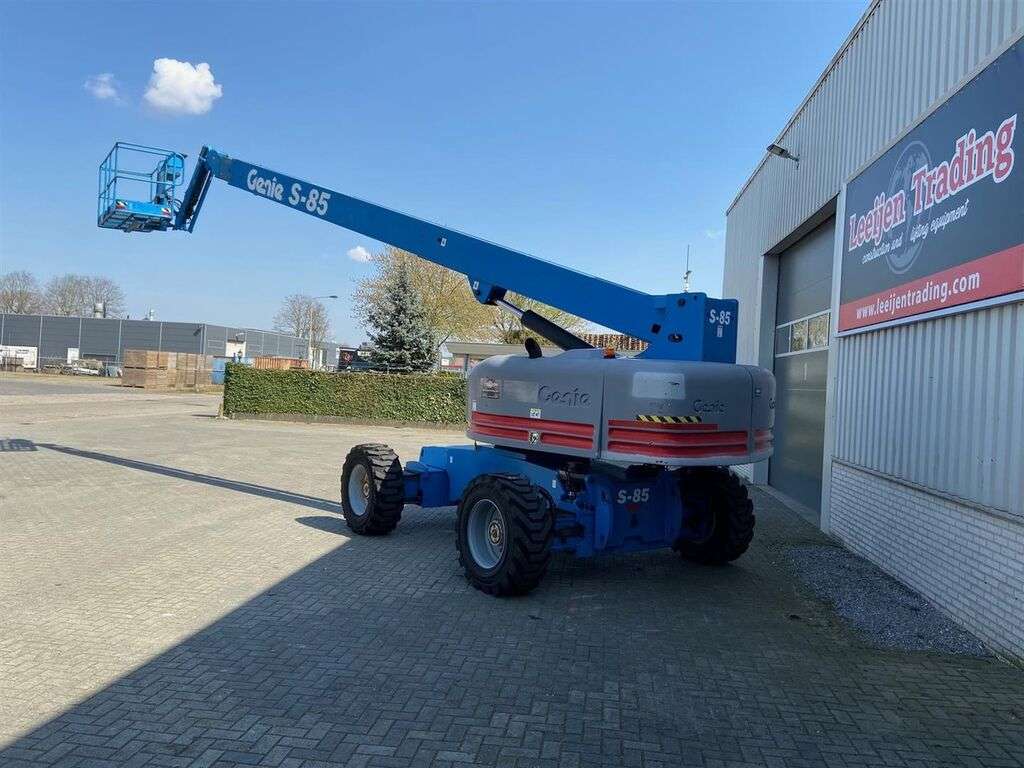 Teleskopinis keltuvas GENIE S-85 4x4-photo