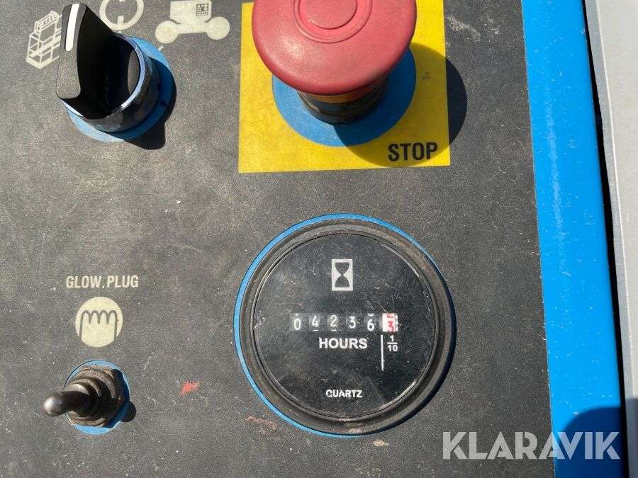 Teleskopinį keltuvą GENIE S-85 parduodama aukcione-photo