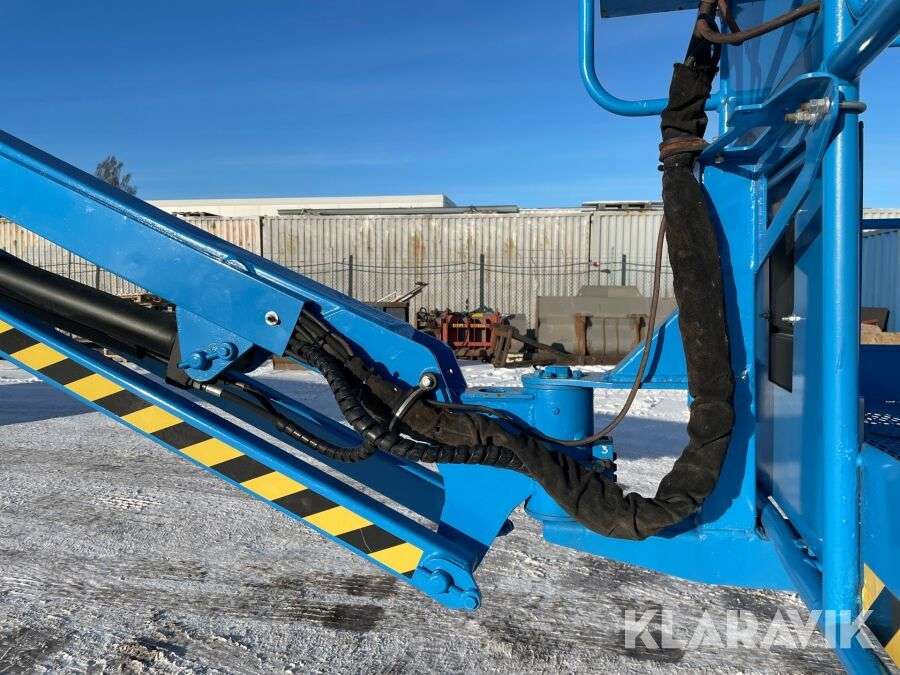 Teleskopinį keltuvą GENIE S-85 parduodama aukcione-photo