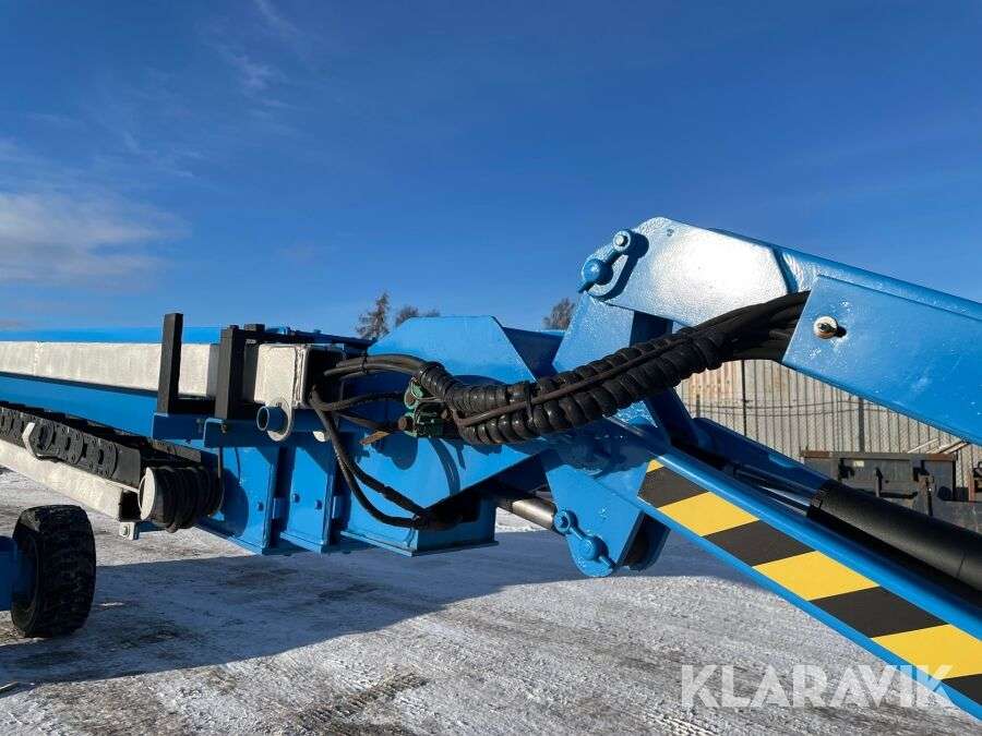 Teleskopinį keltuvą GENIE S-85 parduodama aukcione-photo