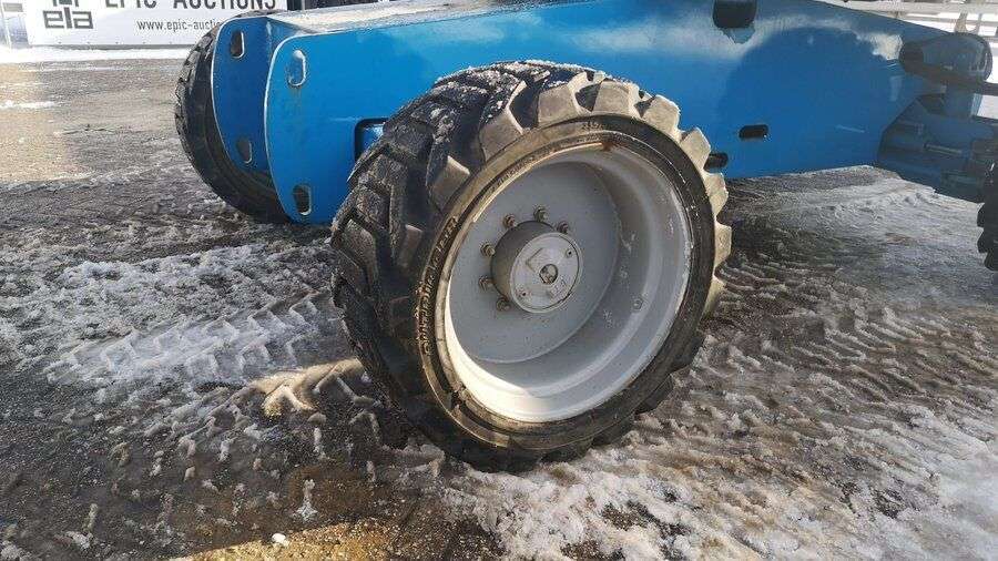 Teleskopinį keltuvą GENIE S60 parduodama aukcione-photo