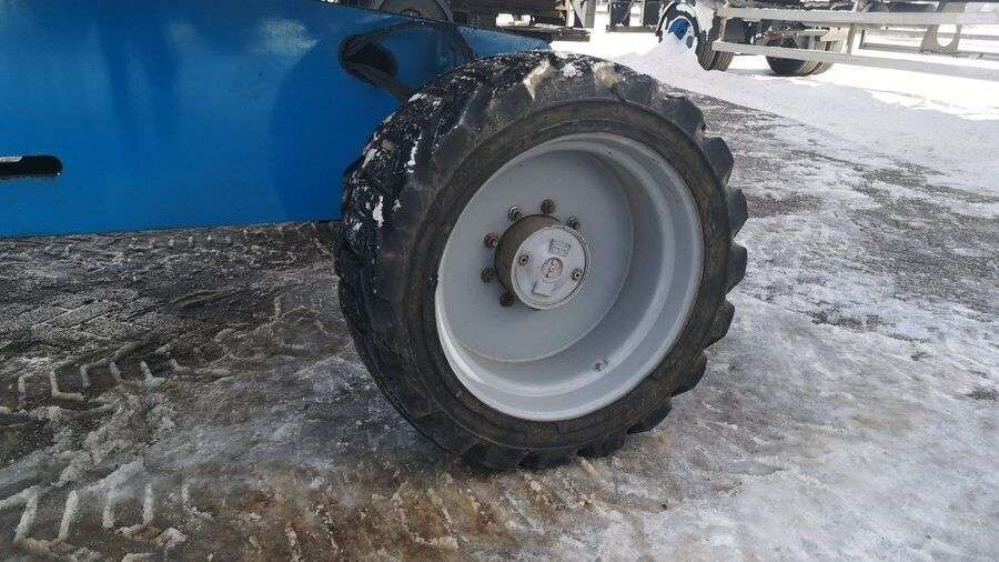 Teleskopinį keltuvą GENIE S60 parduodama aukcione-photo