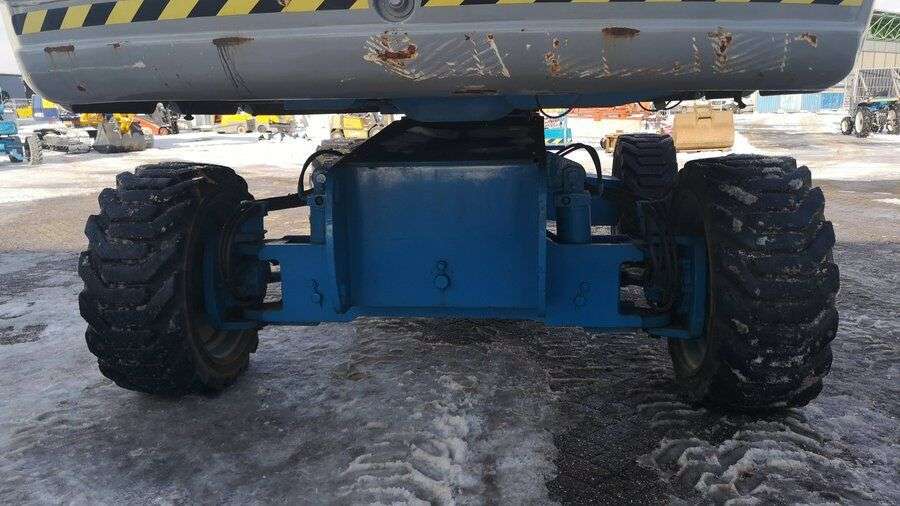 Teleskopinį keltuvą GENIE S60 parduodama aukcione-photo