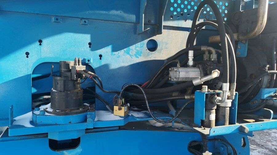 Teleskopinį keltuvą GENIE S60 parduodama aukcione-photo