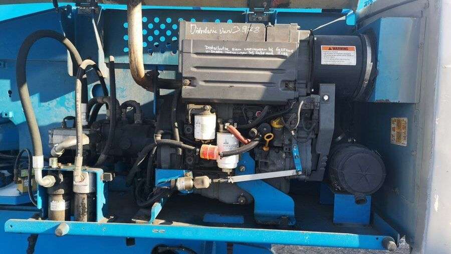 Teleskopinį keltuvą GENIE S60 parduodama aukcione-photo