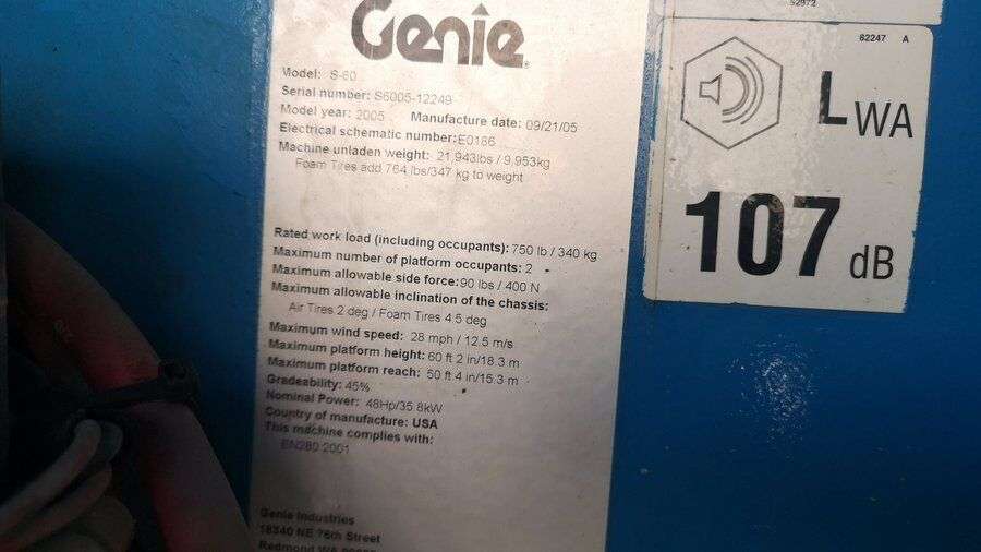 Teleskopinį keltuvą GENIE S60 parduodama aukcione-photo