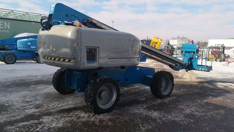 Teleskopinį keltuvą GENIE S60 parduodama aukcione-photo