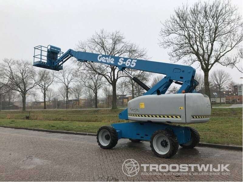 Teleskopinį keltuvą GENIE S65 parduodama aukcione-photo