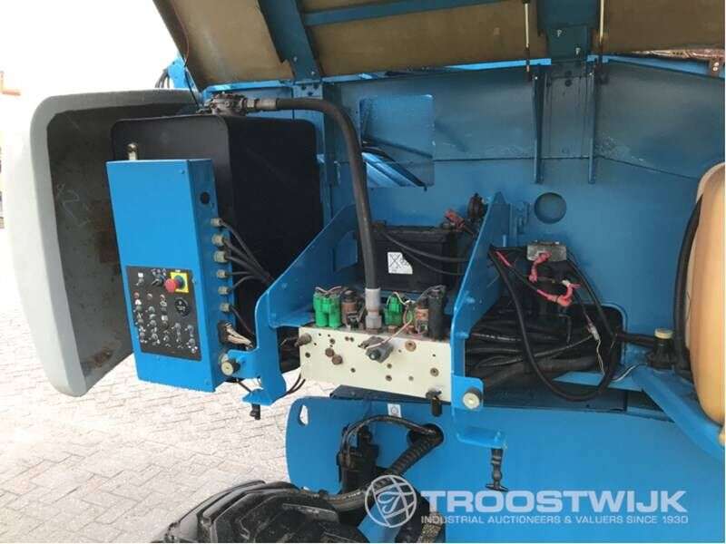 Teleskopinį keltuvą GENIE S65 parduodama aukcione-photo