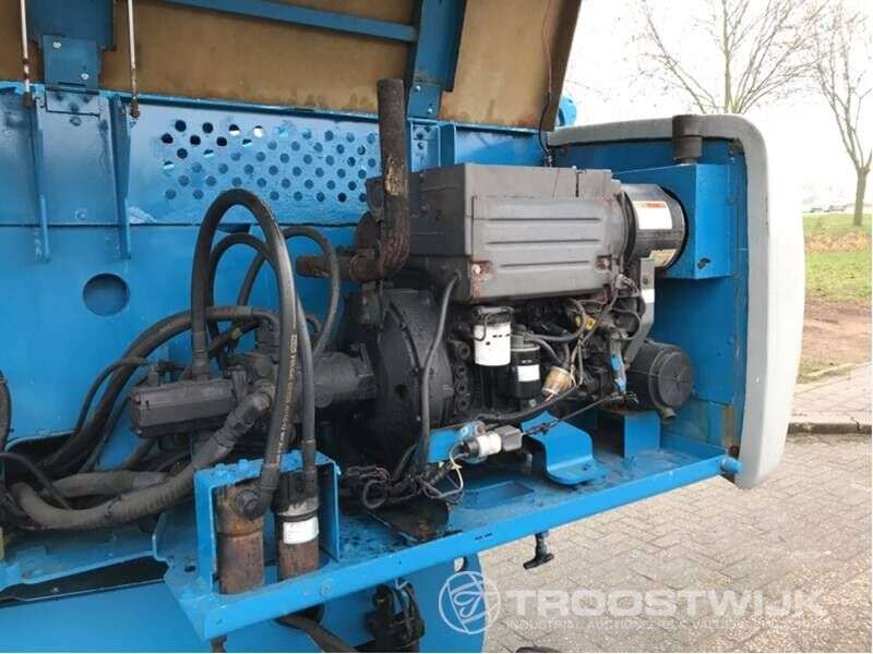 Teleskopinį keltuvą GENIE S65 parduodama aukcione-photo