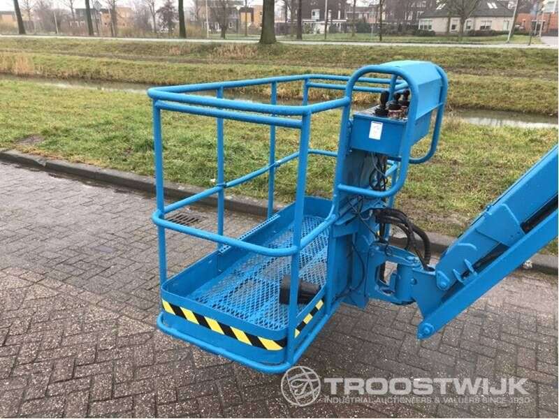 Teleskopinį keltuvą GENIE S65 parduodama aukcione-photo