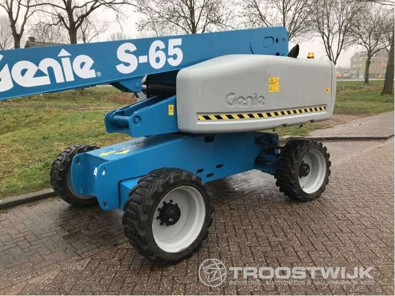 Teleskopinį keltuvą GENIE S65 parduodama aukcione-photo
