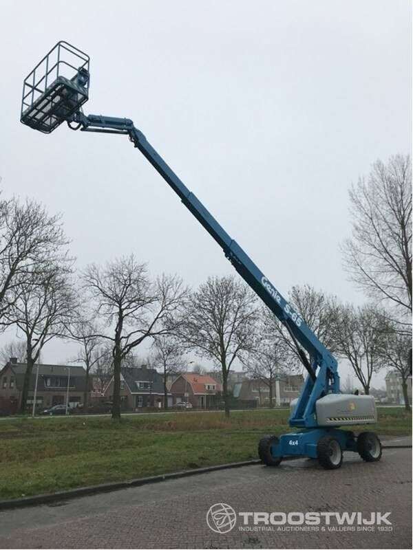 Teleskopinį keltuvą GENIE S65 parduodama aukcione-photo