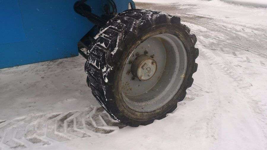 Teleskopinį keltuvą GENIE S60 parduodama aukcione-photo