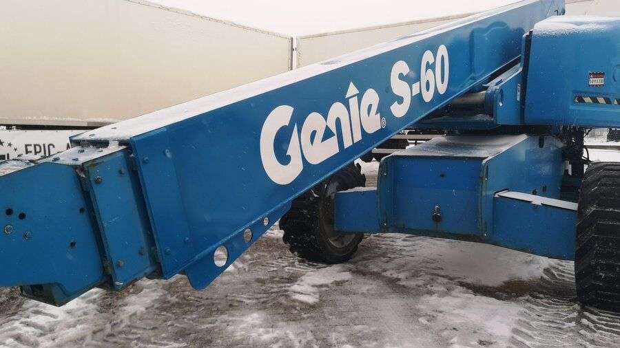 Teleskopinį keltuvą GENIE S60 parduodama aukcione-photo