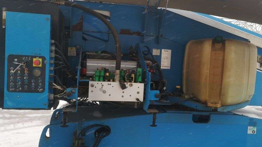 Teleskopinį keltuvą GENIE S60 parduodama aukcione-photo