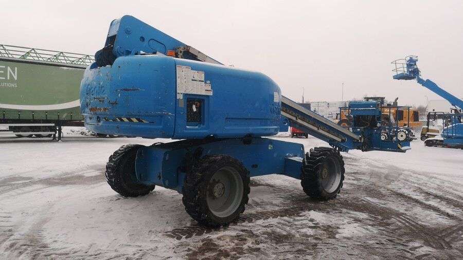 Teleskopinį keltuvą GENIE S60 parduodama aukcione-photo