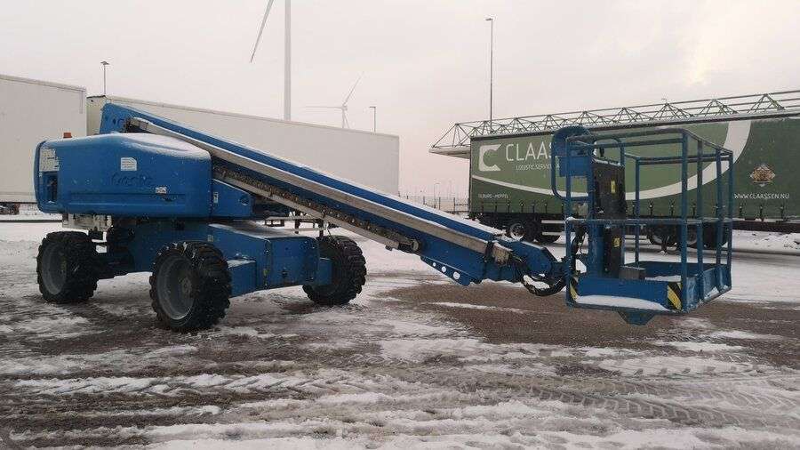 Teleskopinį keltuvą GENIE S60 parduodama aukcione-photo