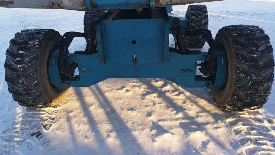 Teleskopinį keltuvą GENIE S45 parduodama aukcione-photo