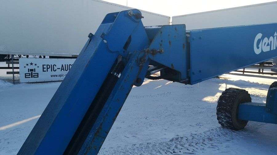 Teleskopinį keltuvą GENIE S45 parduodama aukcione-photo