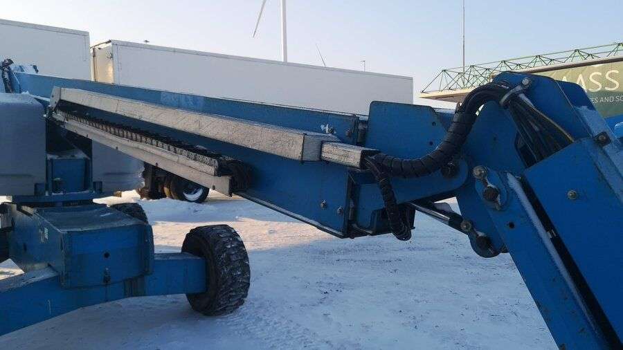 Teleskopinį keltuvą GENIE S45 parduodama aukcione-photo