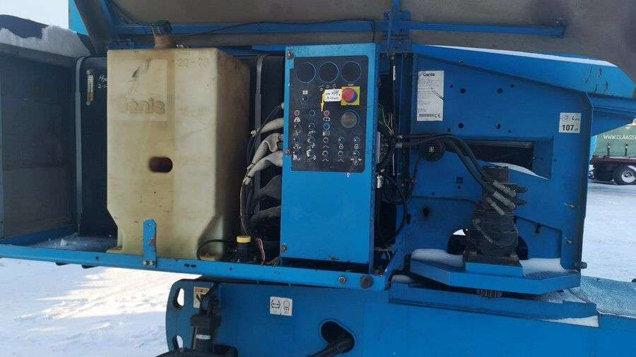 Teleskopinį keltuvą GENIE S45 parduodama aukcione-photo