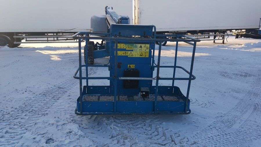 Teleskopinį keltuvą GENIE S45 parduodama aukcione-photo