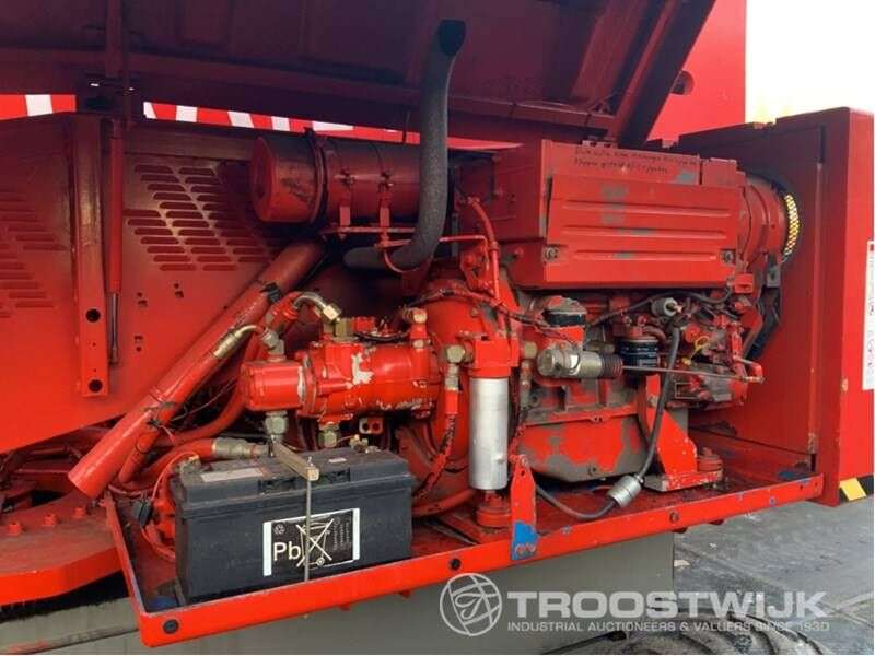 Teleskopinį keltuvą GENIE S-65 2WD parduodama aukcione-photo
