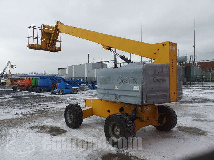 Teleskopinį keltuvą GENIE S-45 parduodama aukcione-photo