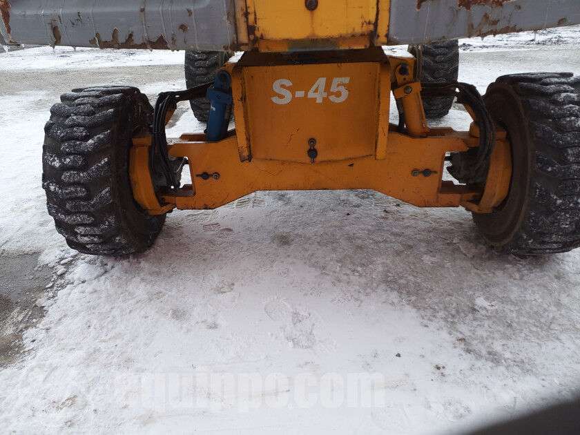 Teleskopinį keltuvą GENIE S-45 parduodama aukcione-photo