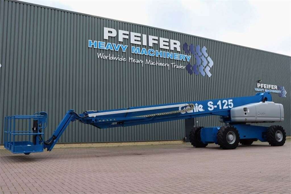 Teleskopinis keltuvas GENIE S125 Diesel, 4x4x4 Drive, 40.1m Working Height, Ji