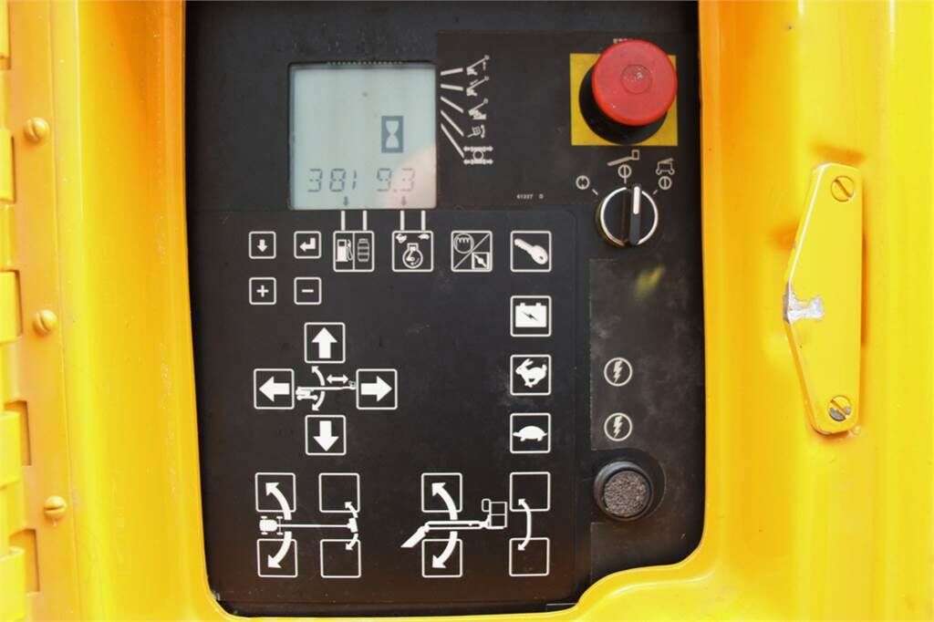 Teleskopinis keltuvas GENIE S105 Diesel, 4x4 Drive And 4-Wheel Steering, 34m W-photo