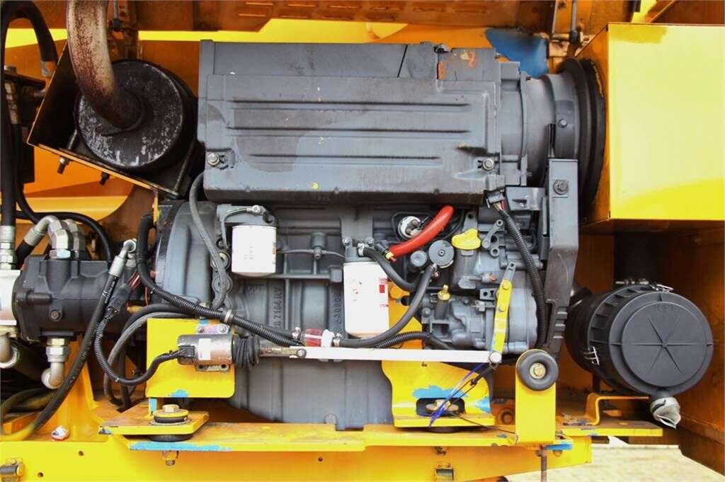 Teleskopinis keltuvas GENIE S105 Diesel, 4x4 Drive And 4-Wheel Steering, 34m W-photo
