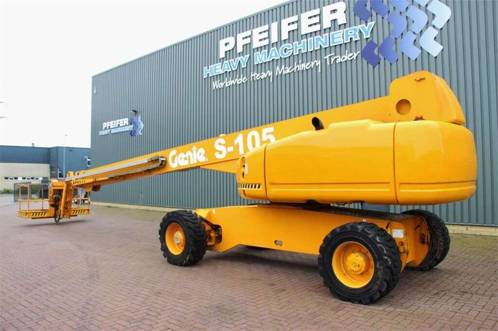 Teleskopinis keltuvas GENIE S105 Diesel, 4x4 Drive And 4-Wheel Steering, 34m W-photo
