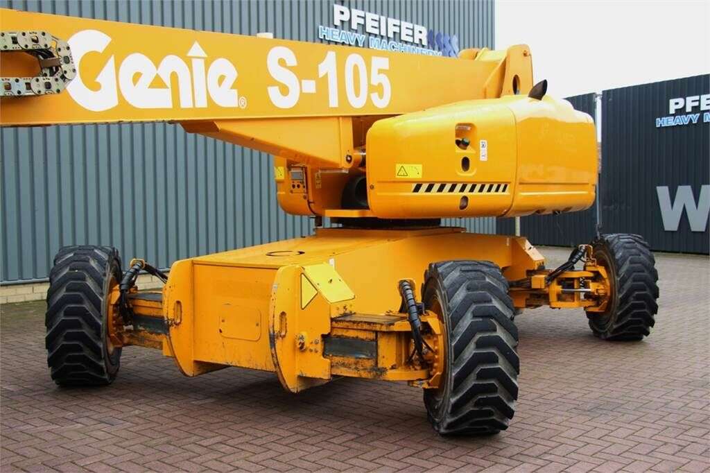 Teleskopinis keltuvas GENIE S105 Diesel, 4x4 Drive And 4-Wheel Steering, 34m W-photo